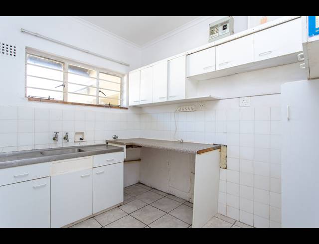 2 BEDROOM APARTMENT SOLD IN CLAREMONT UPPER